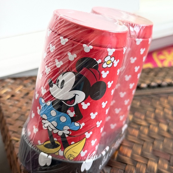 Disney Red Mickey and Minnie Shaker Set Salt & Pepper - Picture 9 of 13